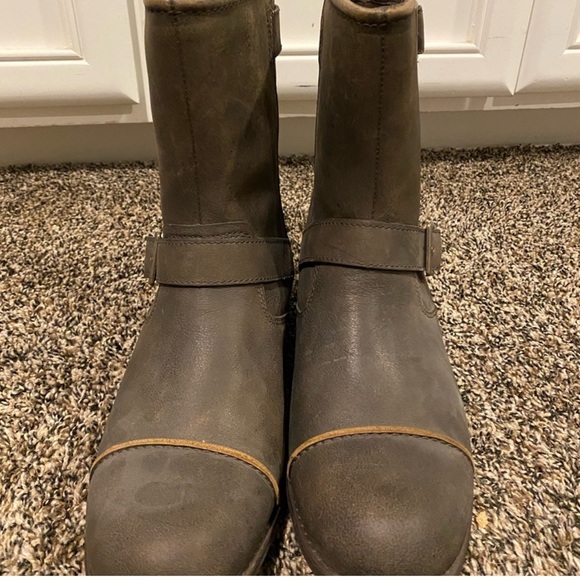 UGG Brown Leather Boots - Picture 2 of 5